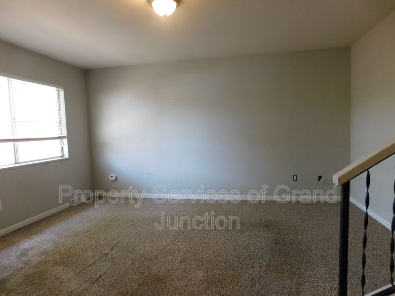 1318 Bunting Avenue – photo 5