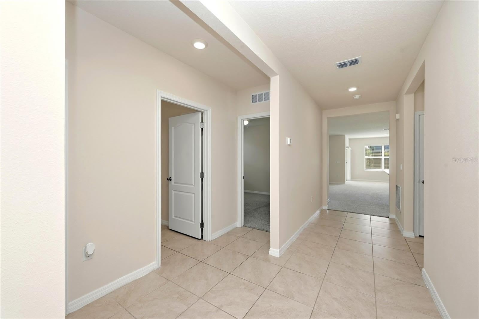 2725 DUMONT Lane – photo 2