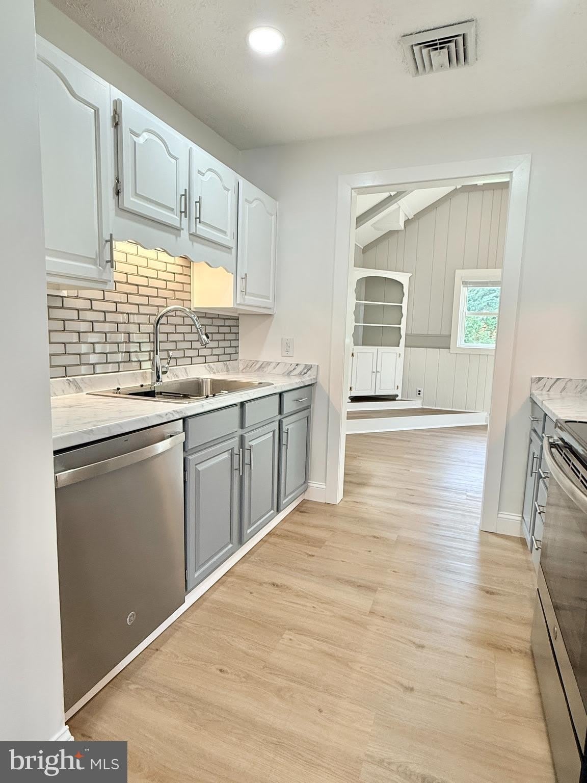 30 URSINUS Avenue – photo 5