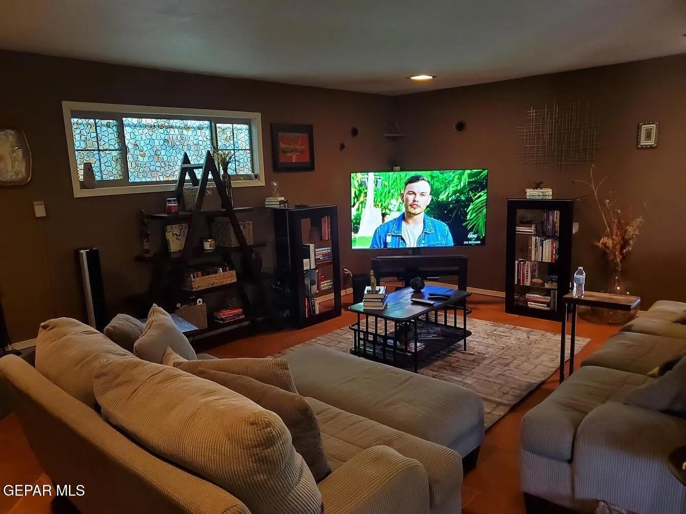 2705 Jackson Avenue – photo 3