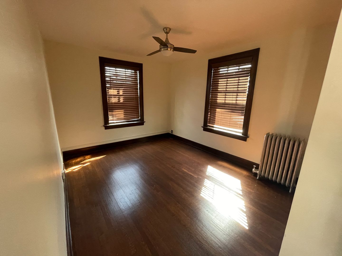 Large 3 Bedroom w/sunroom in Herron Morton 2200/Sq. Ft. – photo 3