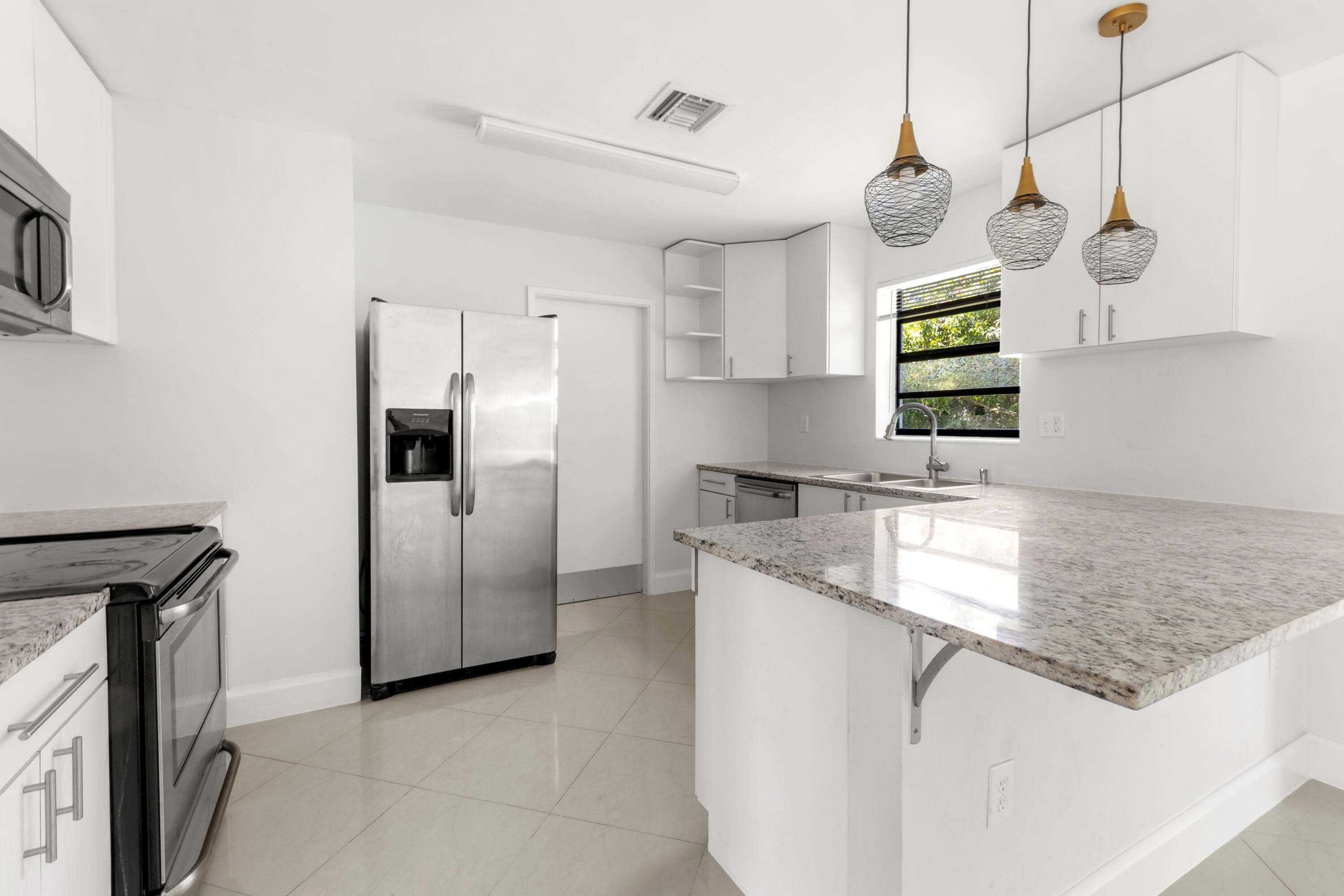 477 NE 35th Street – photo 3