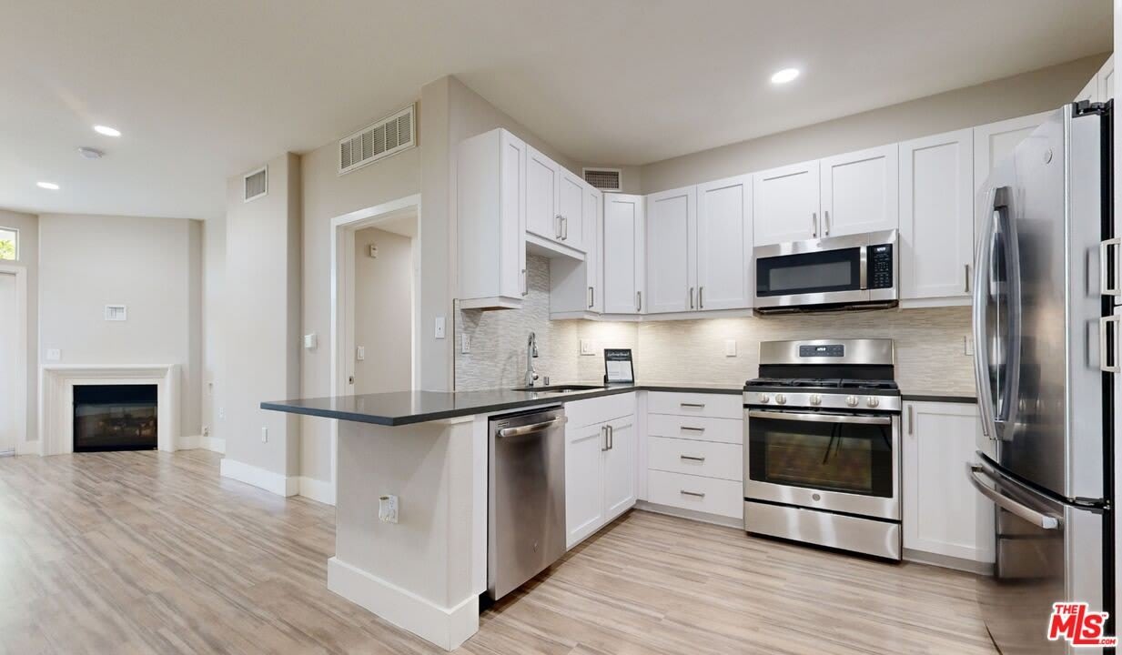6260 W 3rd St – photo 1