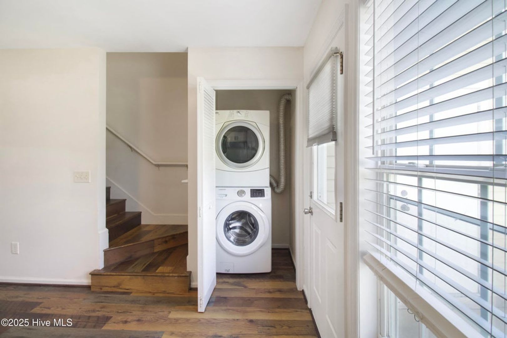 SHORT TERM Townhome Available! – photo 5