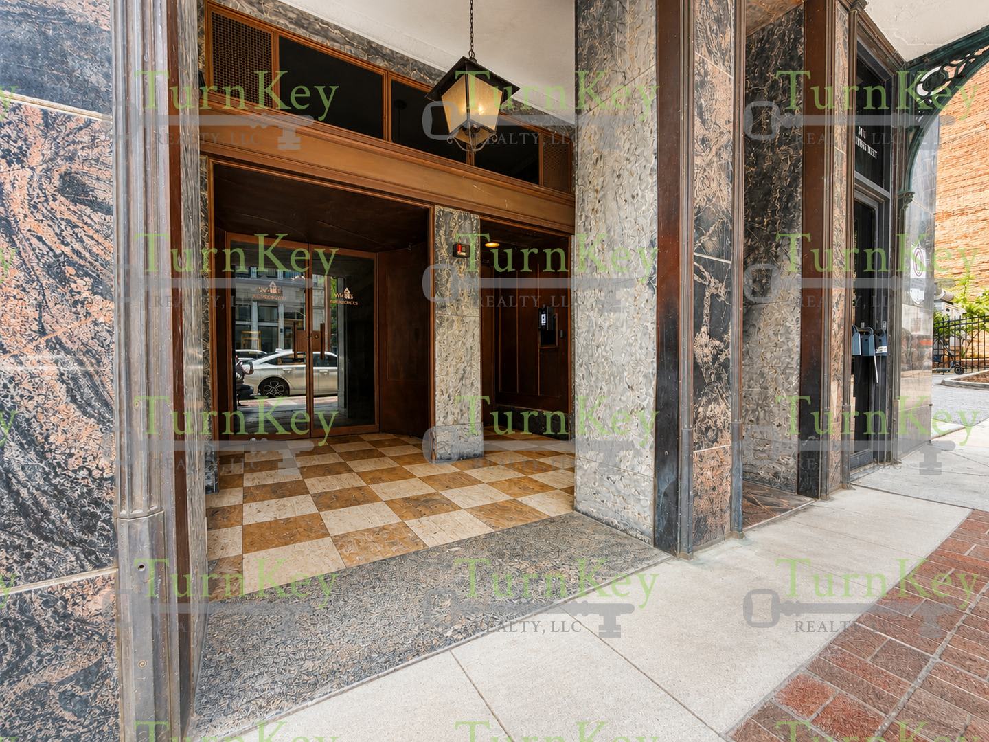Condo for rent in Downtown Birmingham – photo 3