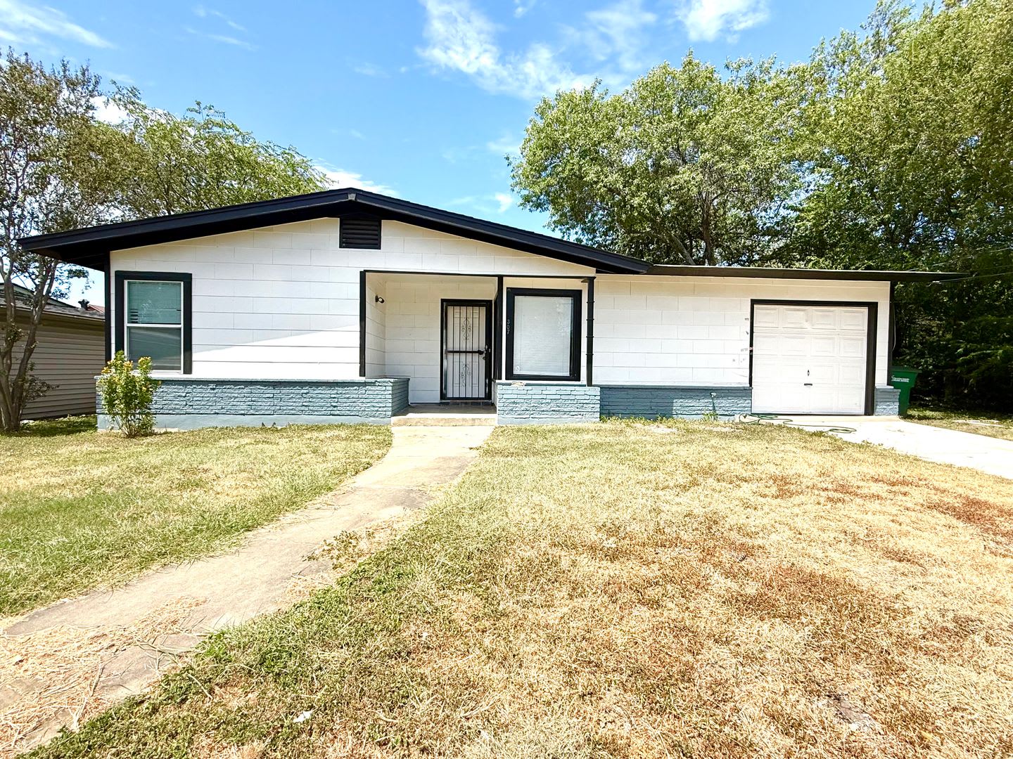 Charming 3-Bedroom Home with Fenced Backyard & Garage – photo 1