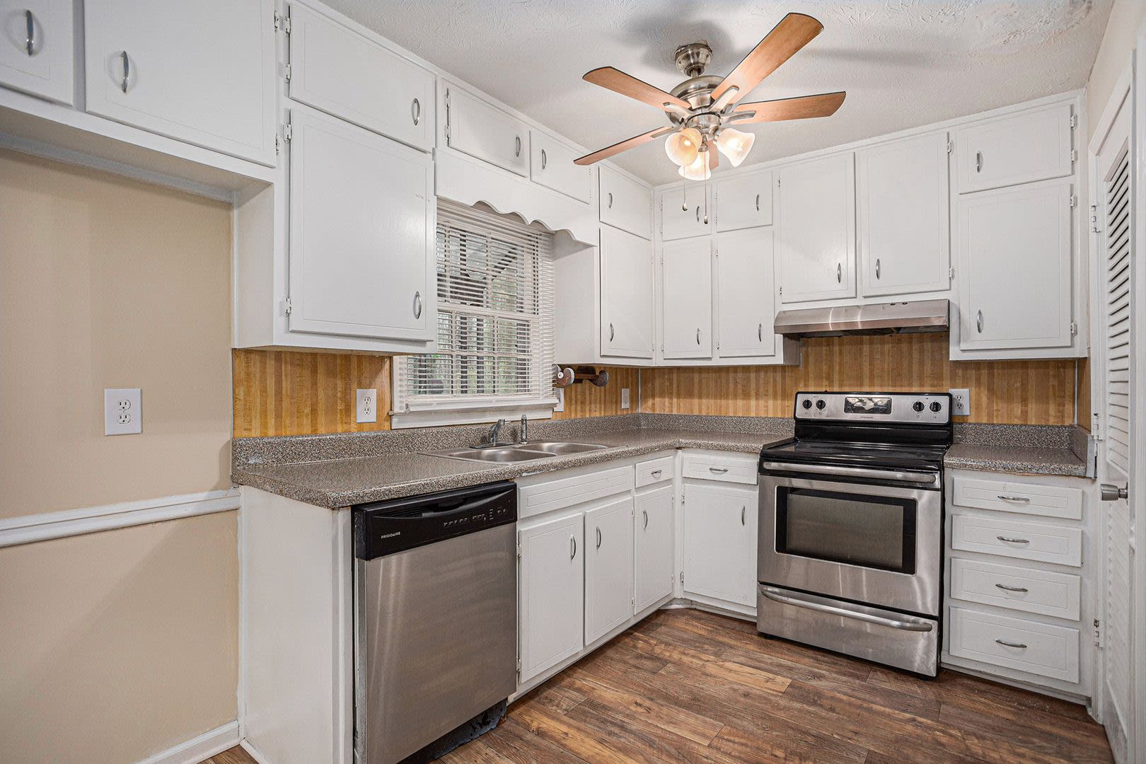 3 bdrm, 2 bath in Stonecrest – photo 5