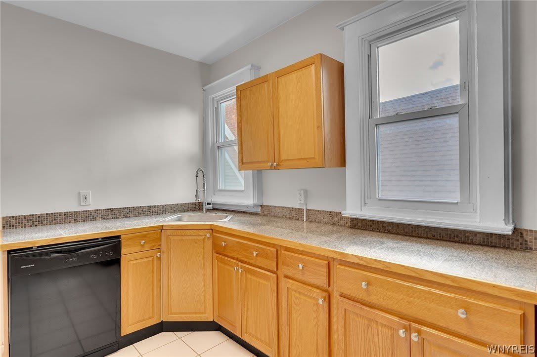 548 Potomac Avenue – photo 4