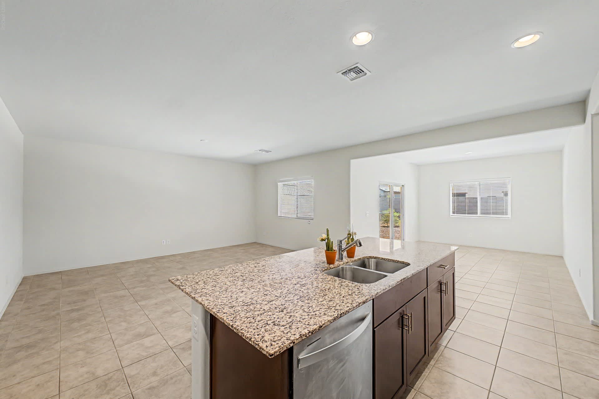 25273 West Atlanta Avenue – photo 5