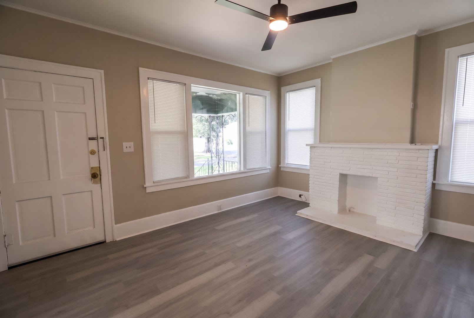 554/556 Stephenson St – photo 2