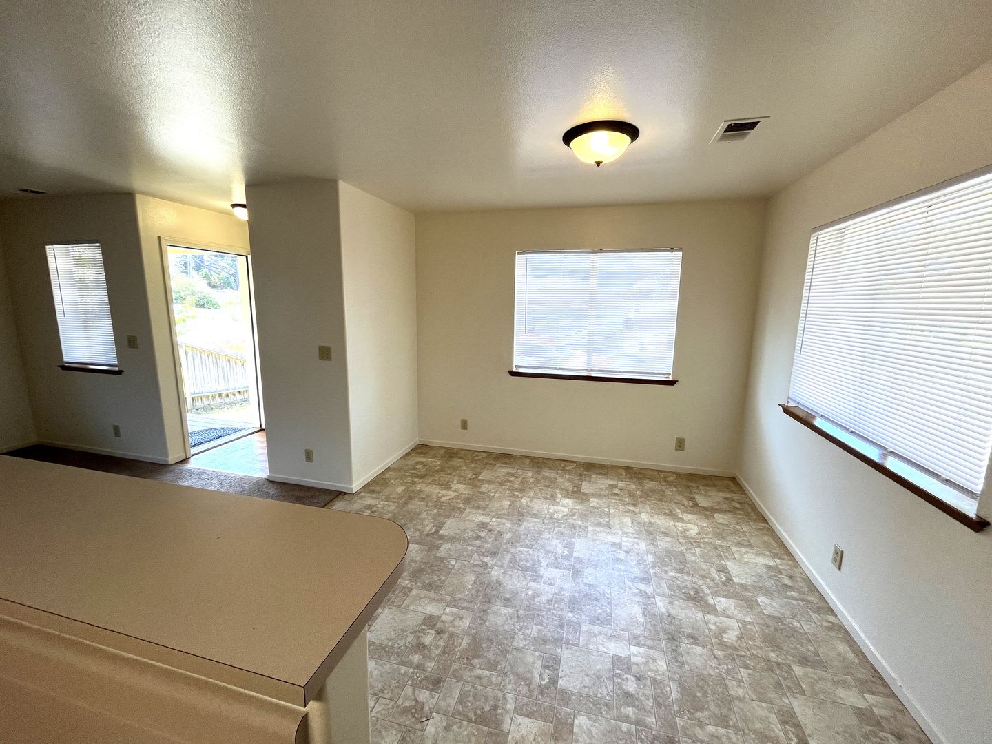Spacious Pet Friendly Mckinleyville Home With Garage Fenced Yard – photo 4