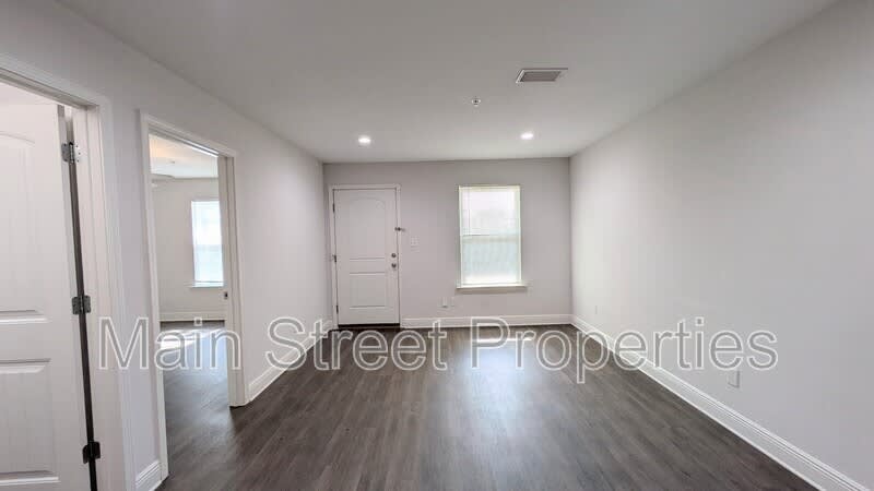 313 North Navy Boulevard – photo 5