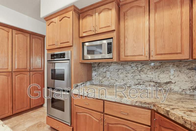 1888 Woodhaven Dr – photo 5