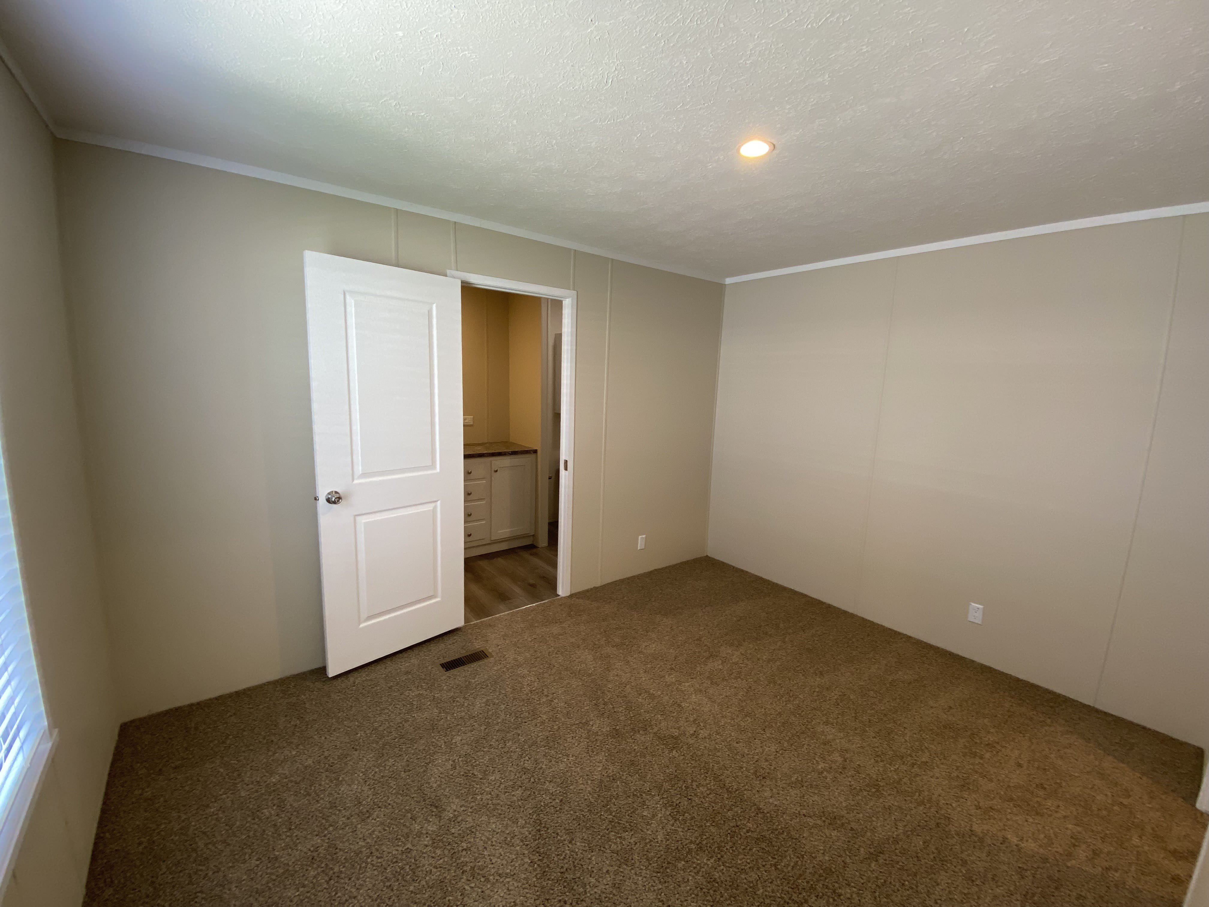 3660 S Lapeer Road – photo 5