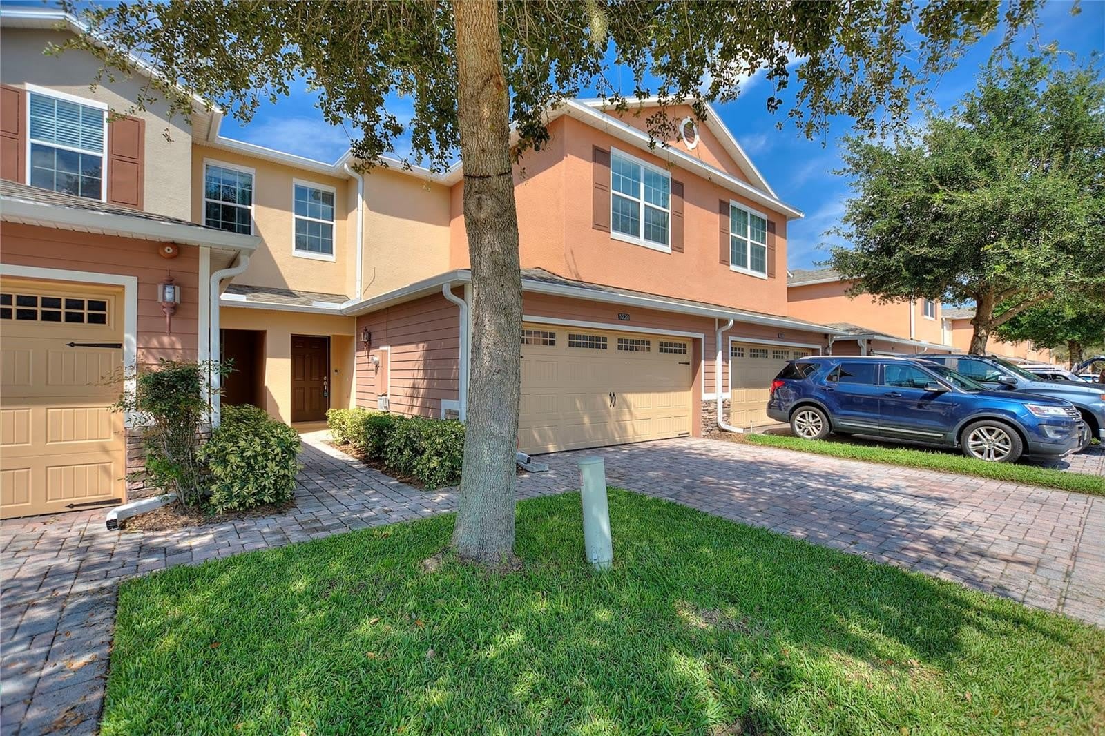 1220 PRIORY Circle – photo 3