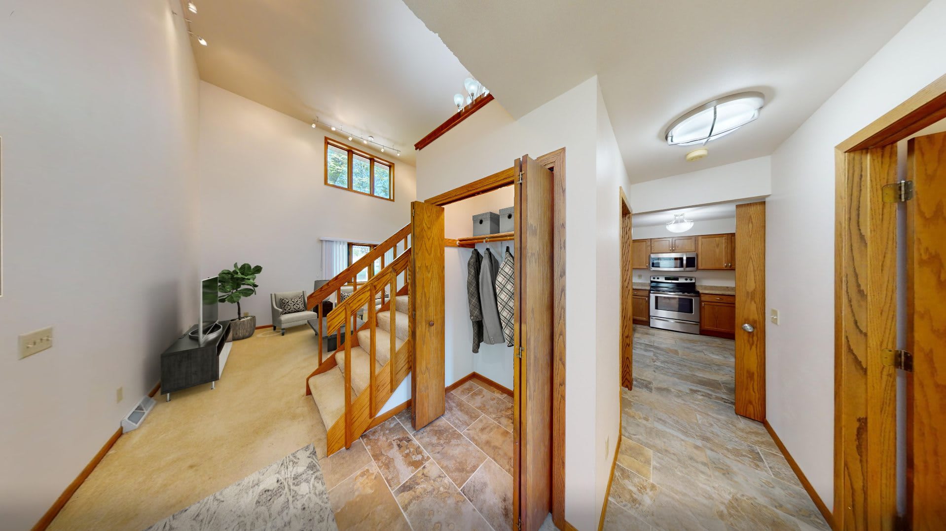 1202 North 16th Avenue – photo 4