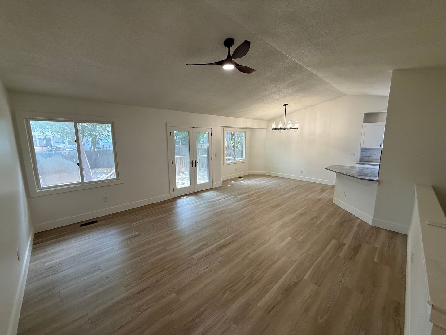 Newly renovated 5-bedroom, 3-bath home in Maize school district – photo 4