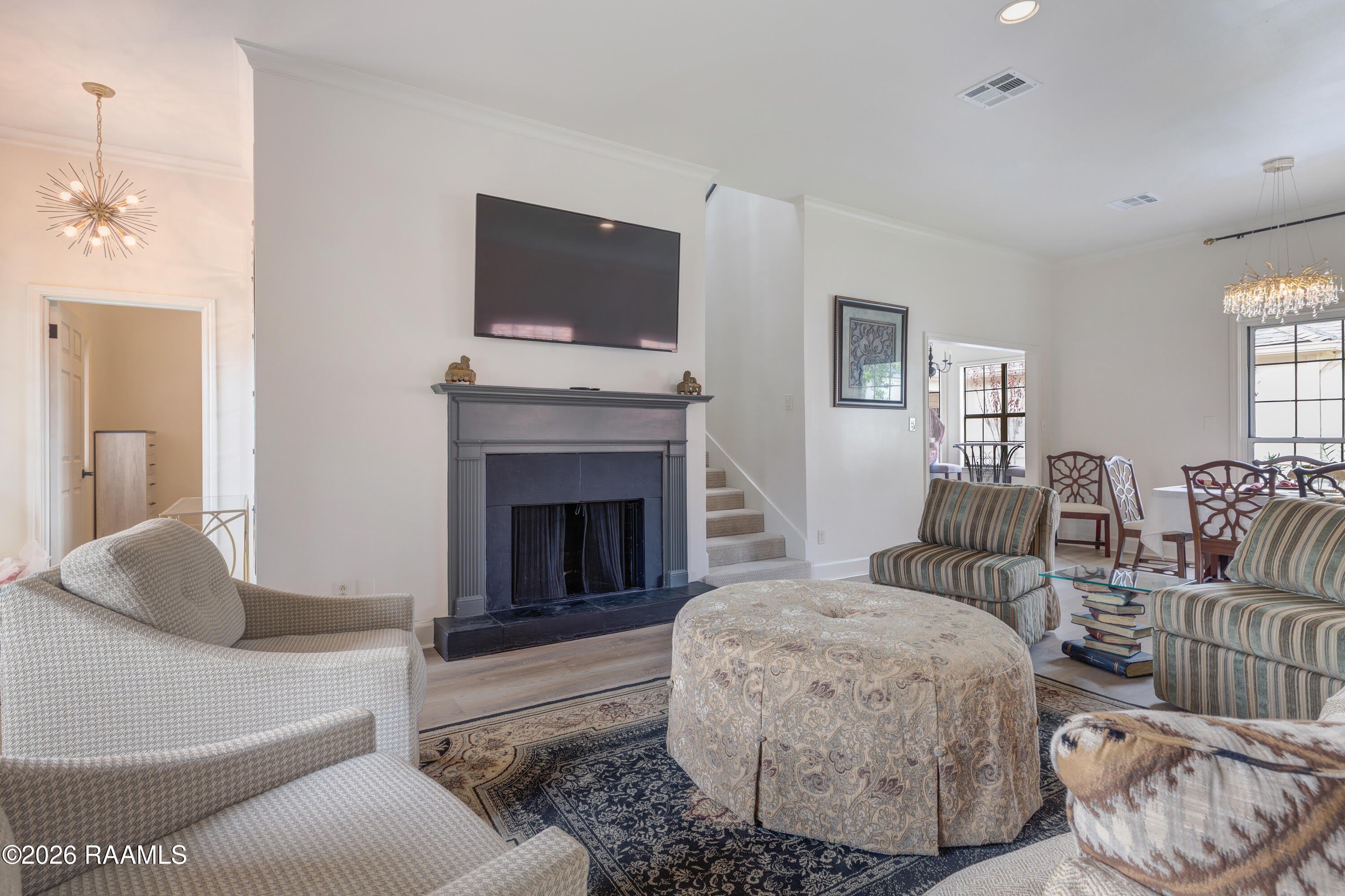 13 Heatherstone Drive – photo 2