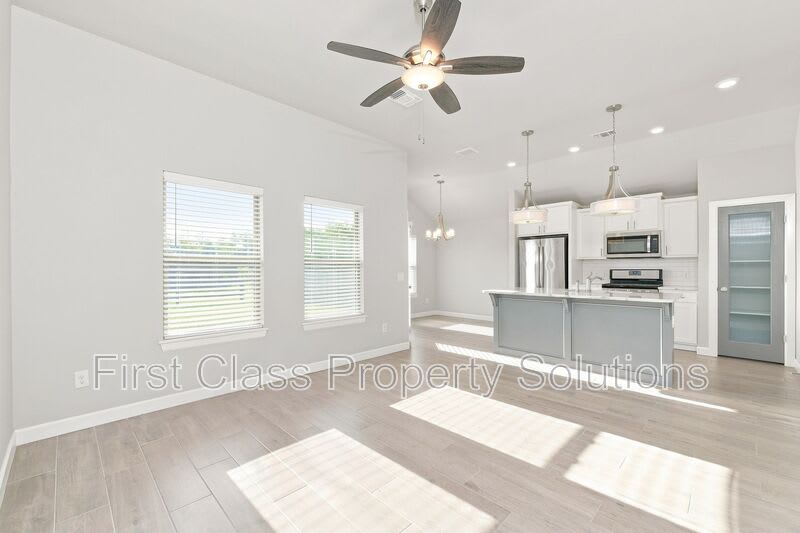 13500 Watson dr – photo 3