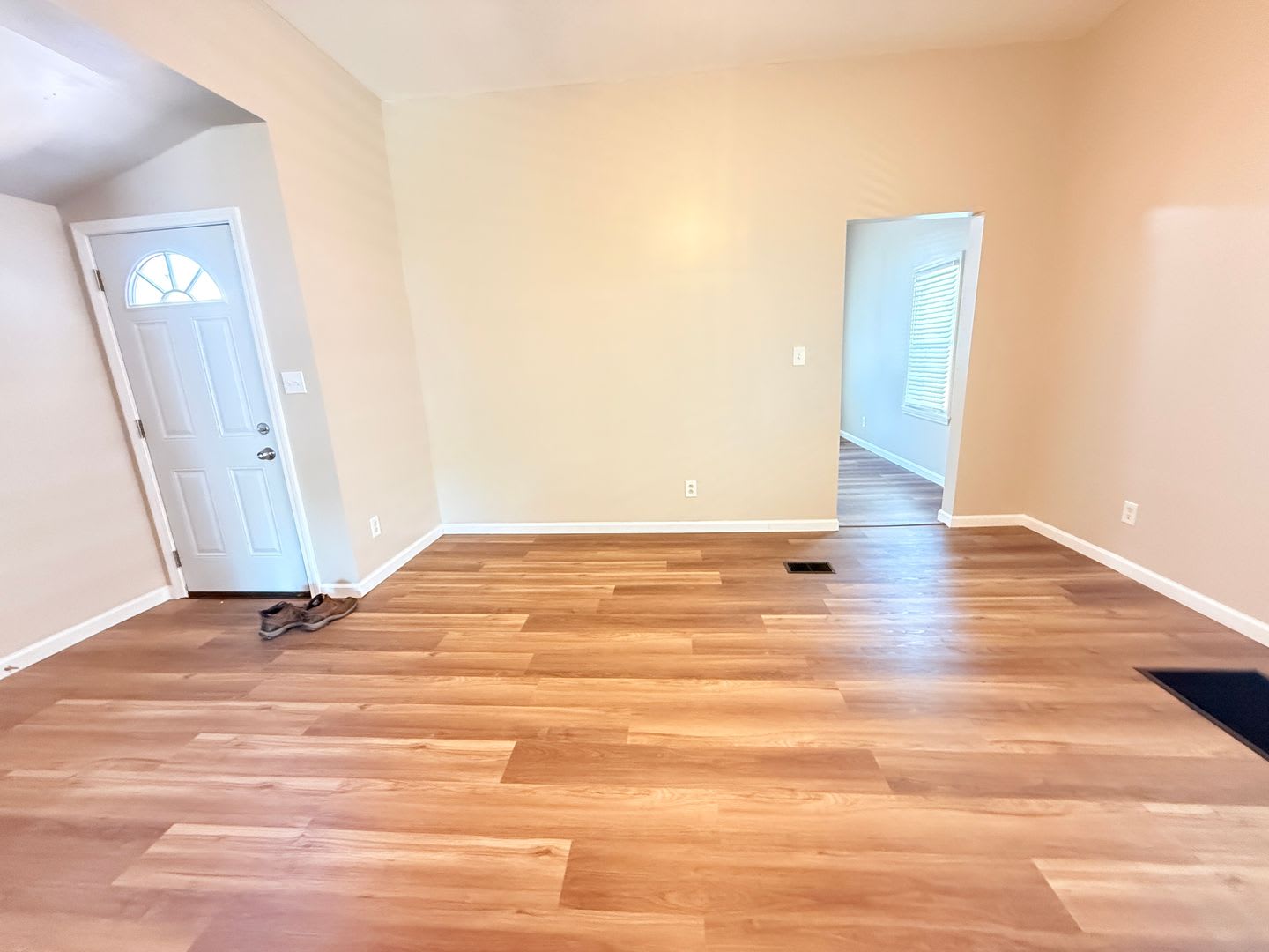 Newly renovated 1 bed 1 bath single family home – photo 5