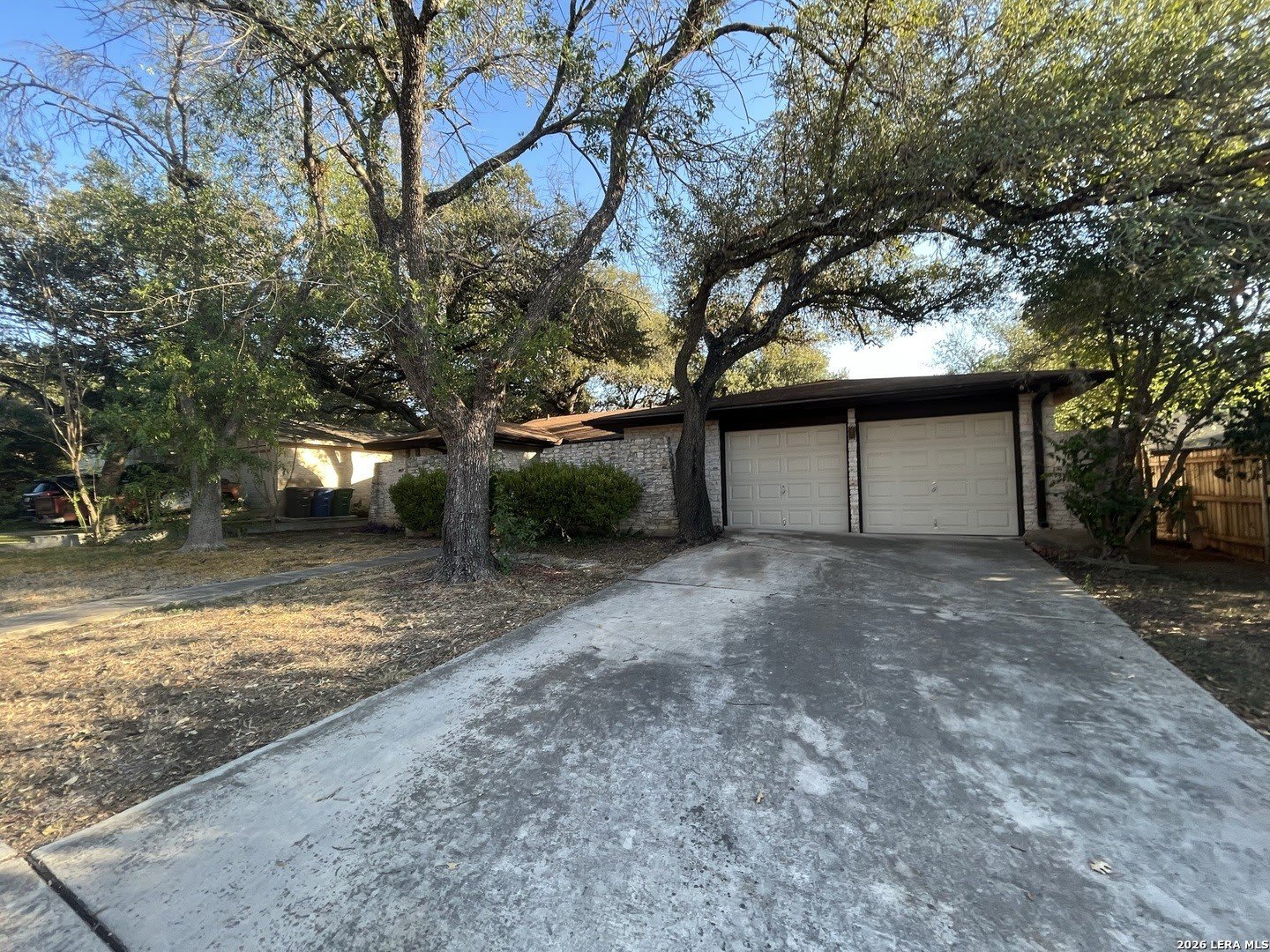 4526 MAYBROOK WOODS ST – photo 1