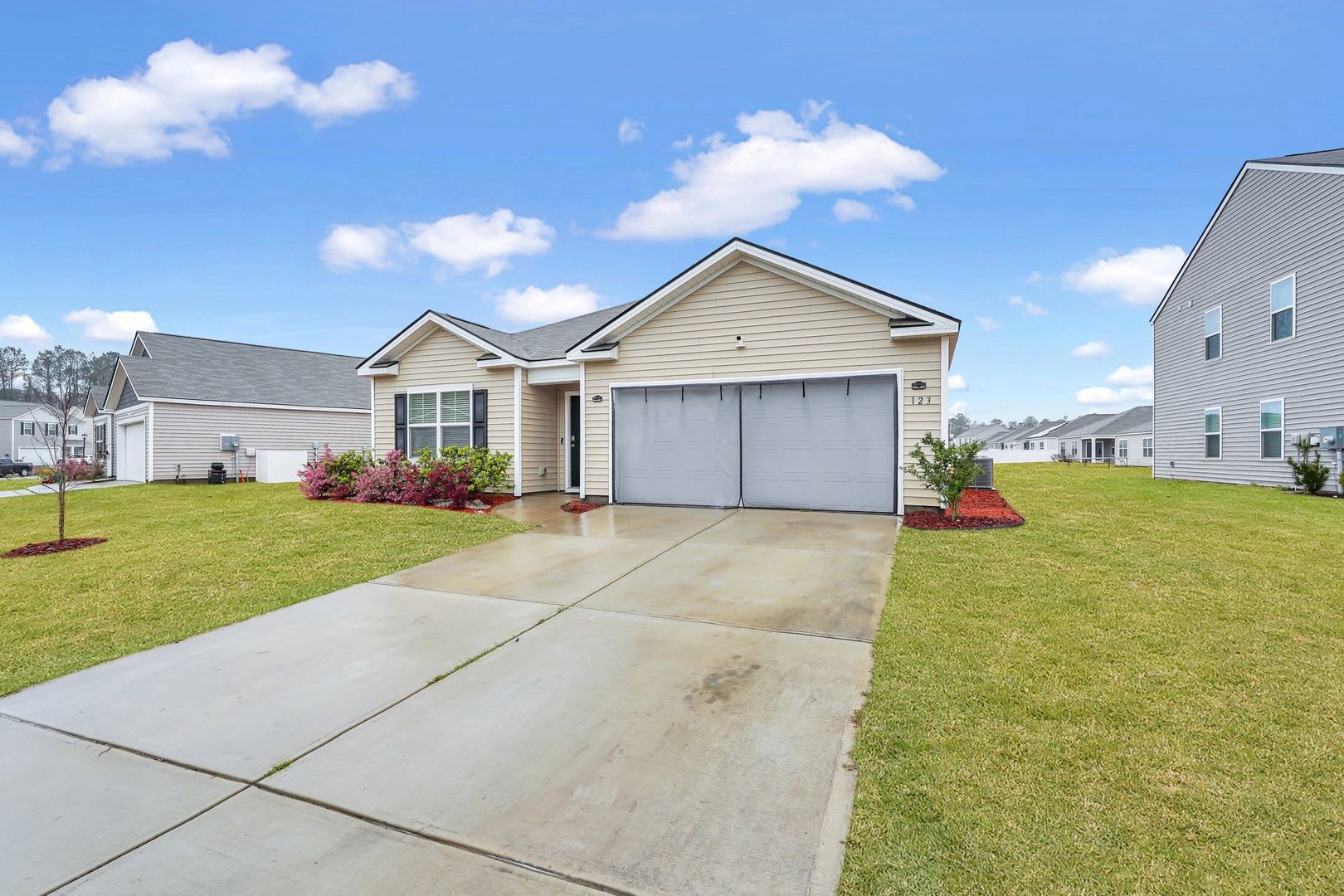 4 Bed, 2 Bath Gem in Park West! – photo 3