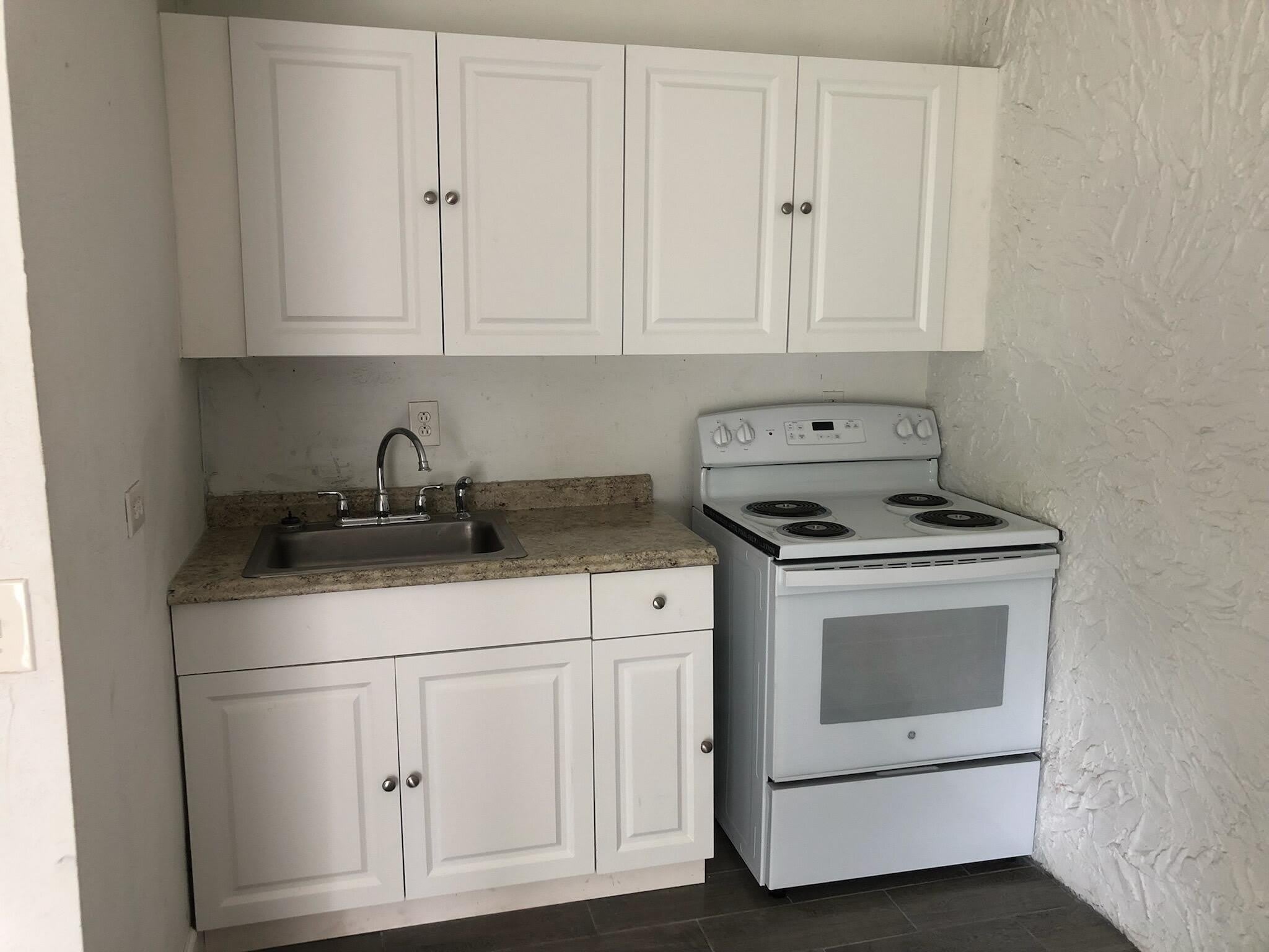 2027 Delphia Street – photo 1