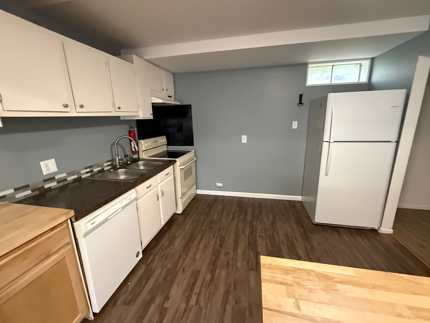 Three Bedroom Two Bathroom Duplex Apartment – photo 5