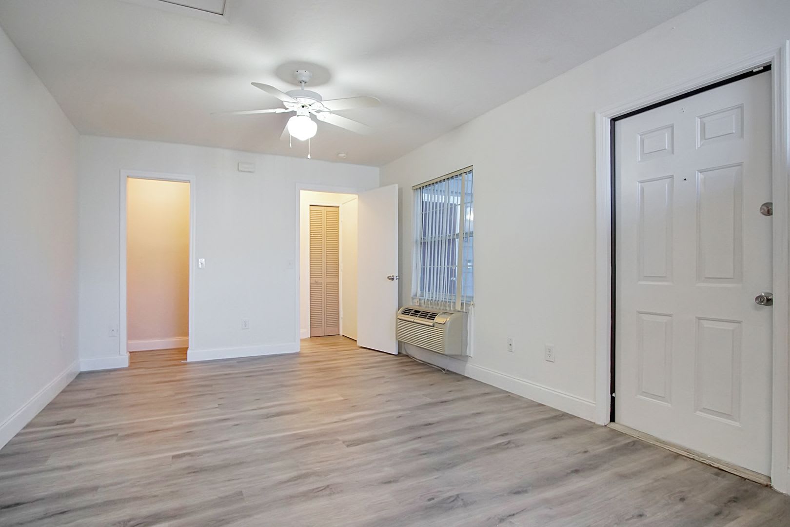 Studio In Davenport Now Available – photo 4