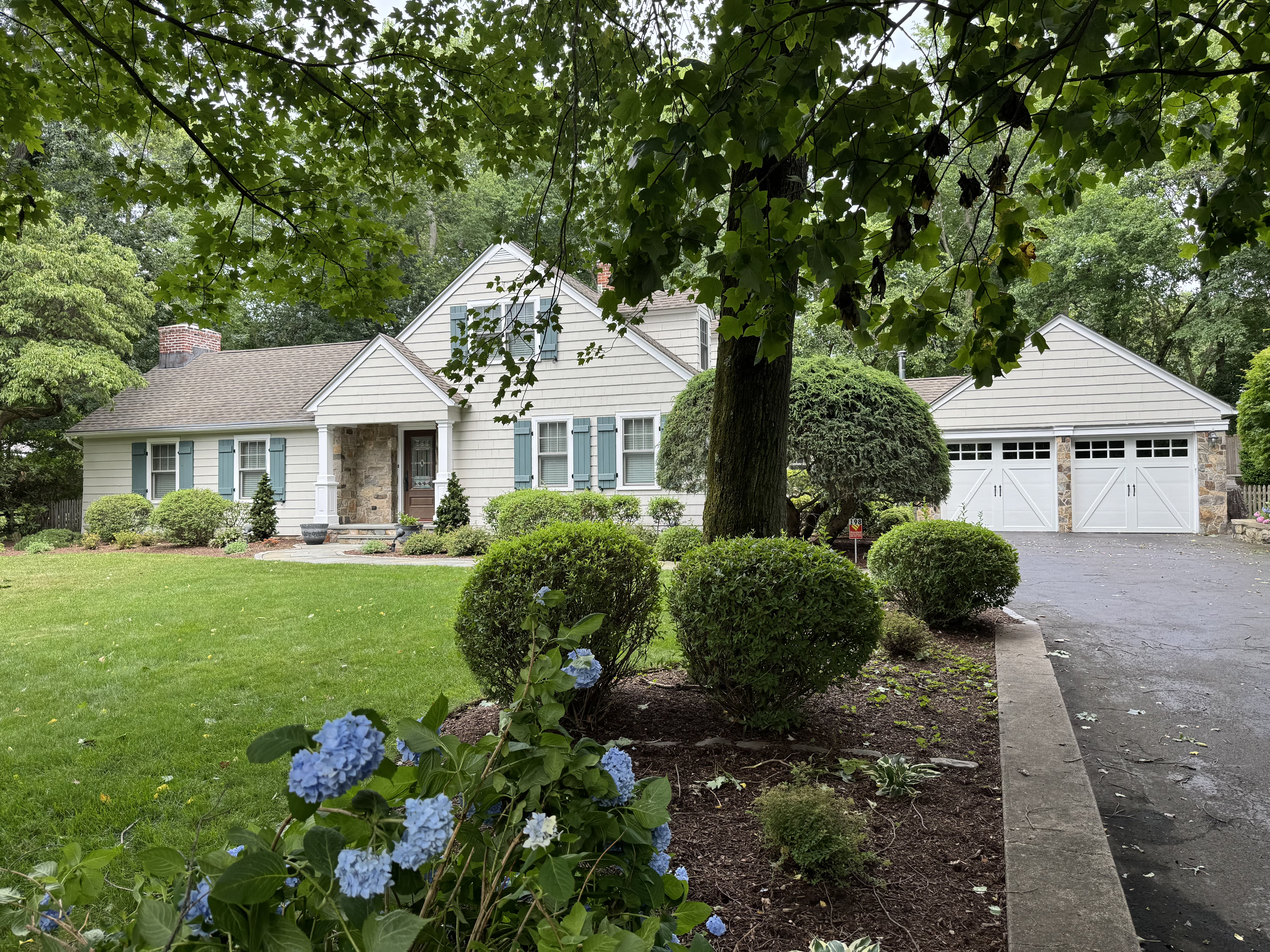 198 Wolfpit Avenue – photo 1