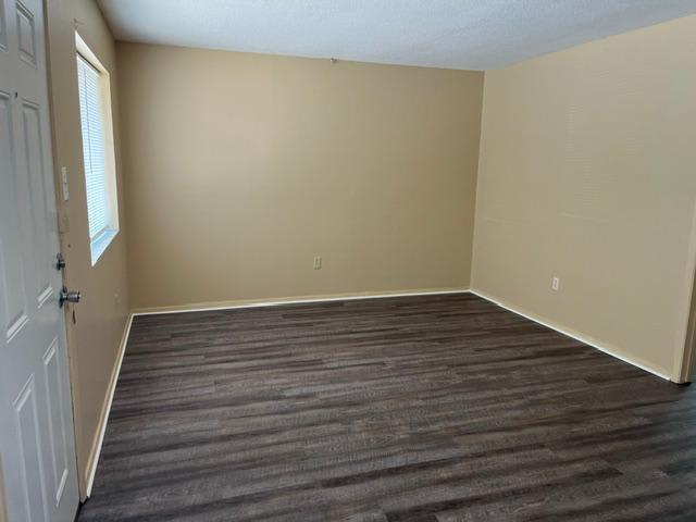 411 Johnson St – photo 3
