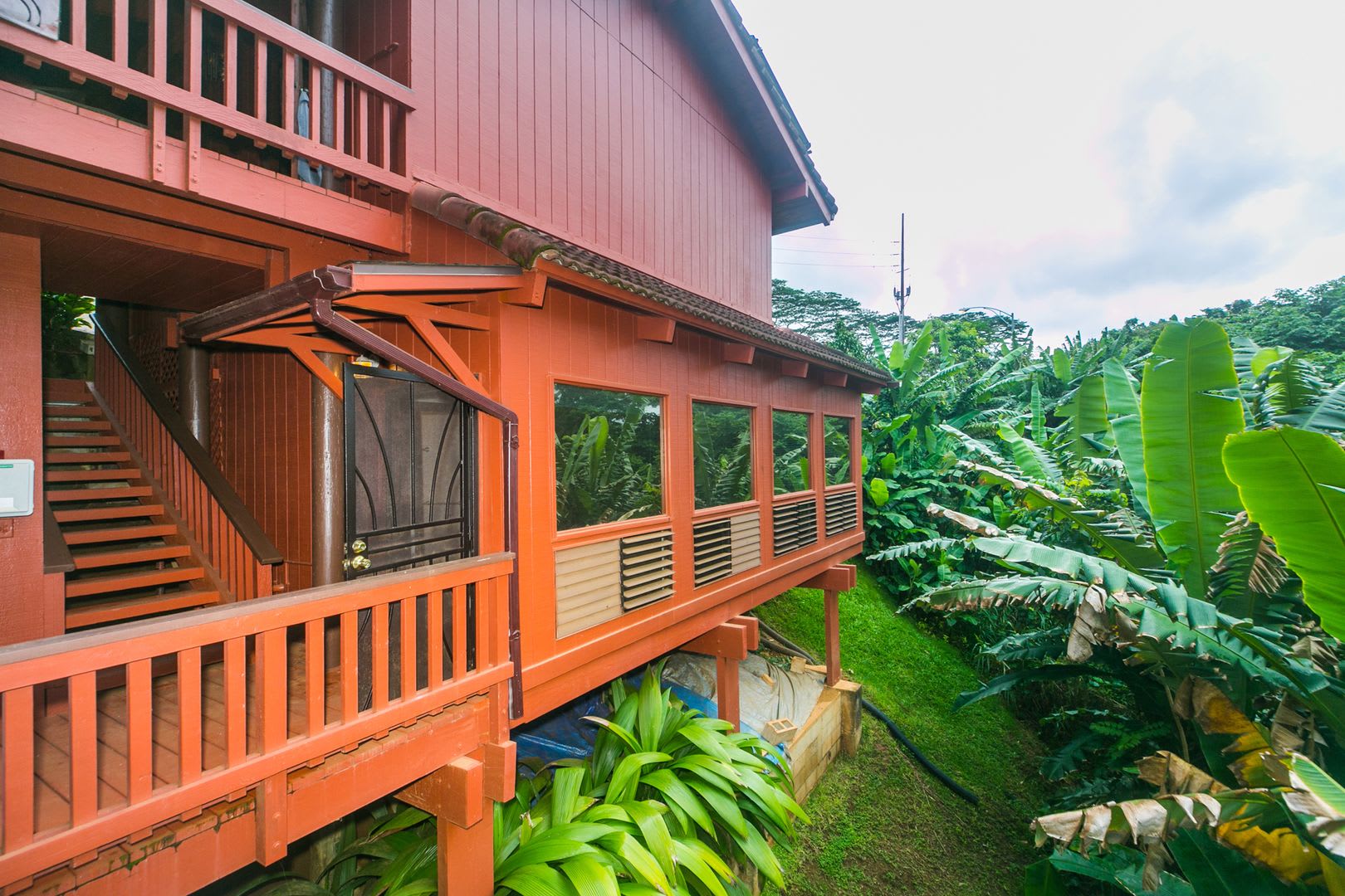 Pole House Studio Unit 1 700 Per Month Includes Electricity Sewer And Water – photo 1