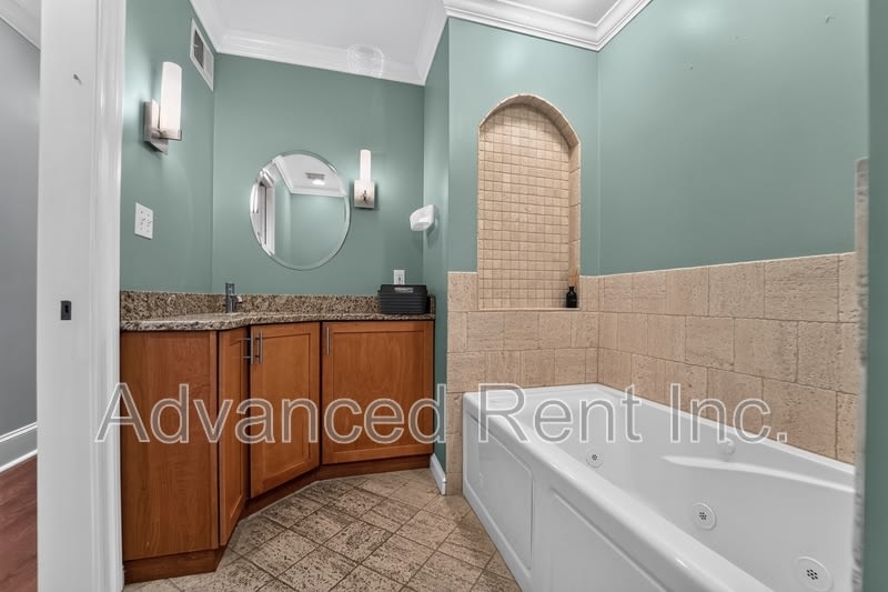 528 S Curley Street – photo 2