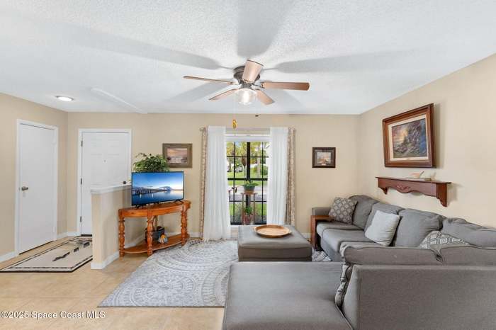 1517 Manor Drive Northeast – photo 4