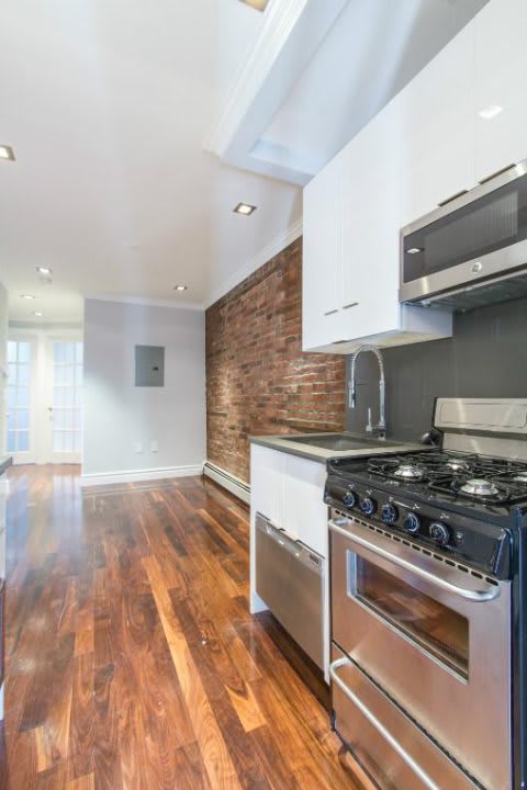 120 Ridge St – photo 3