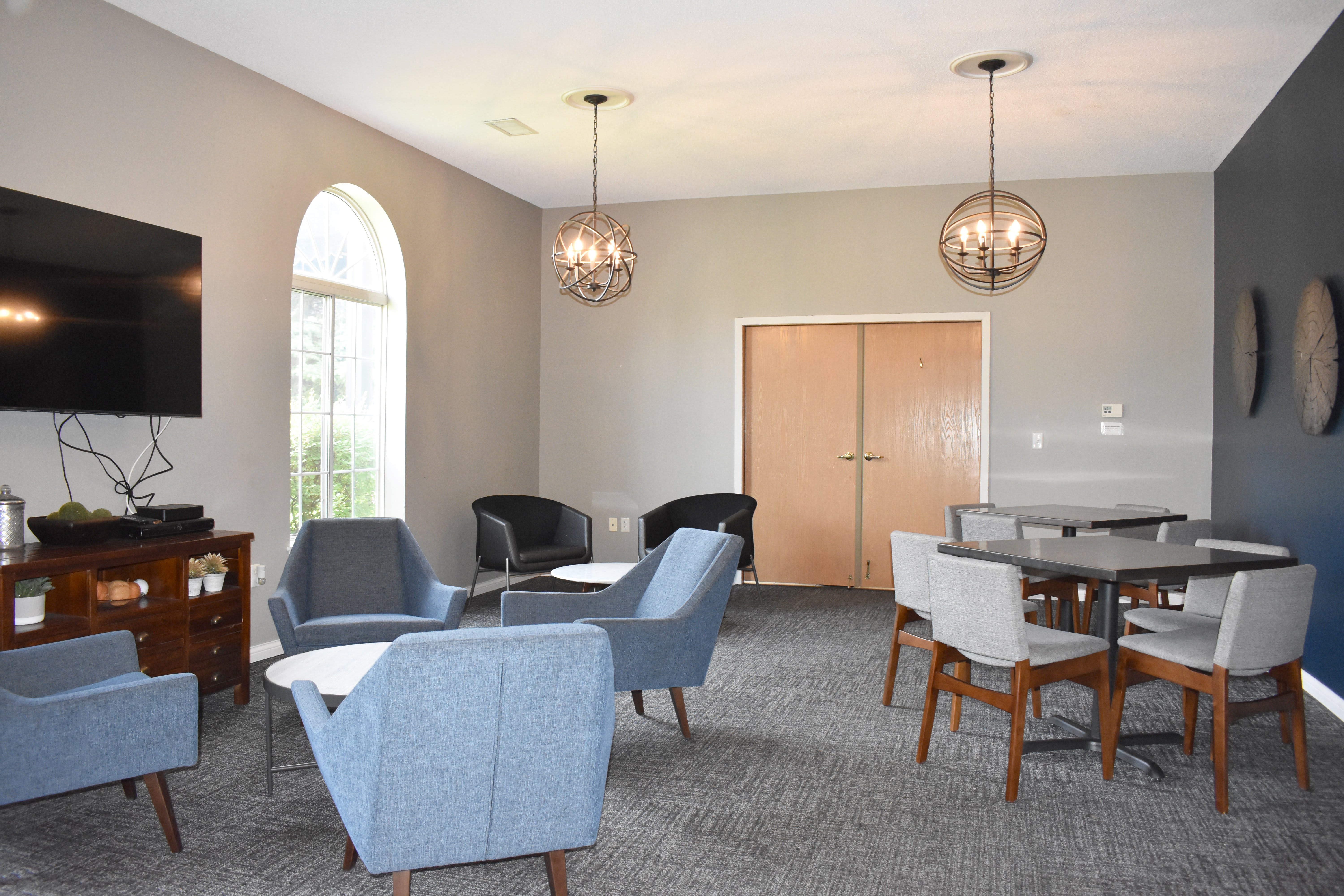 Carver Lake Townhomes – photo 2