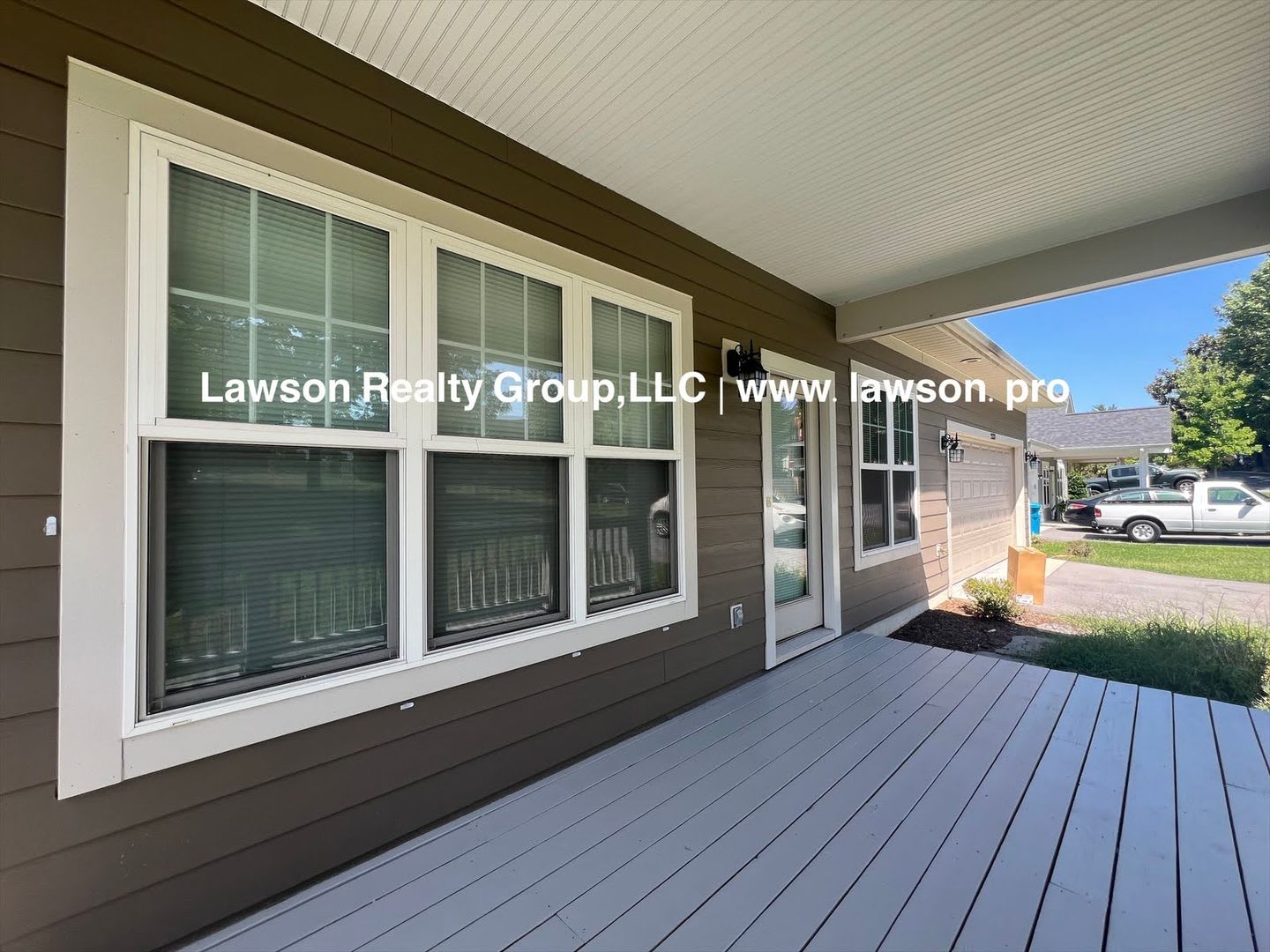 Newer Construction Cottage With Double Car Garage – photo 4