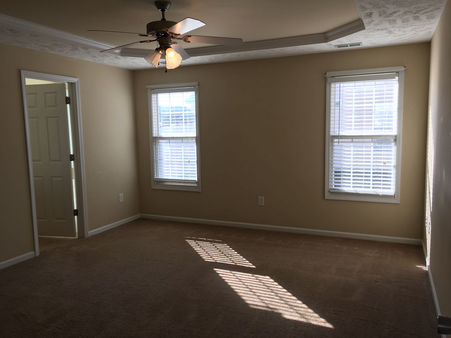 Beautiful 4 Bedroom Home – photo 3
