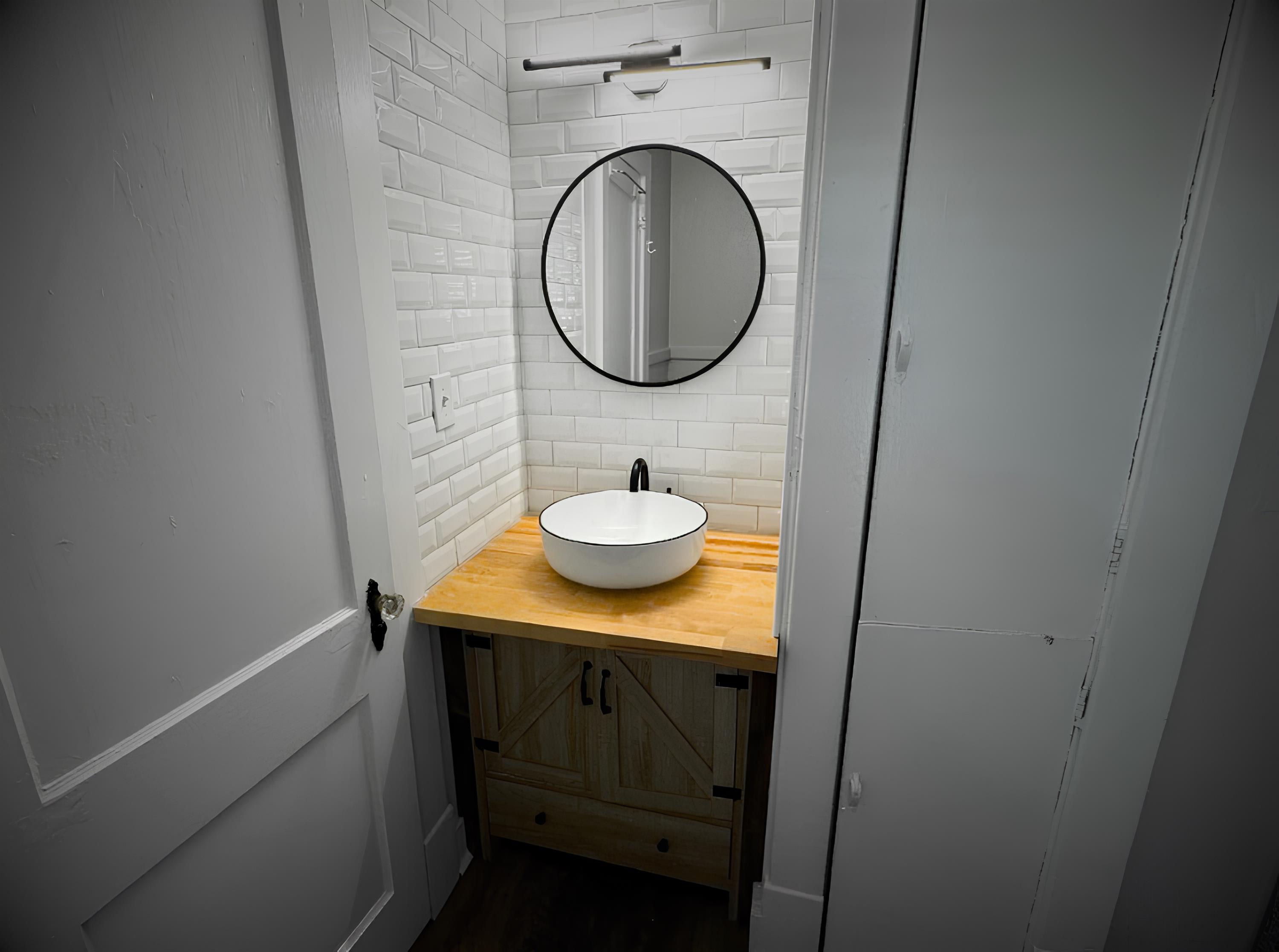317 De Soto Street Apt 2 – photo 2