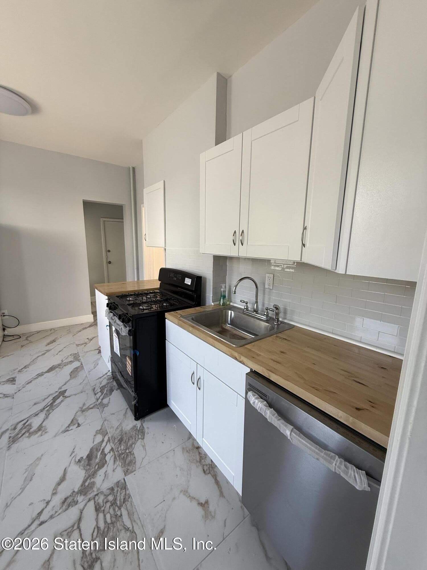 1288 Forest Avenue – photo 5