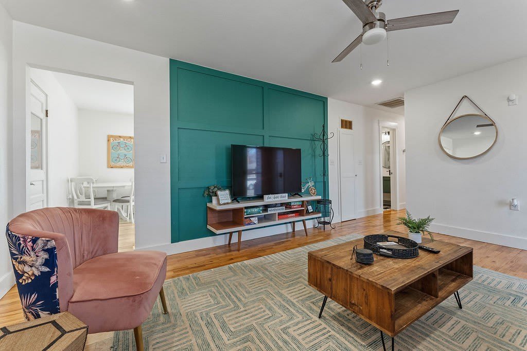 407 NW H Street – photo 3