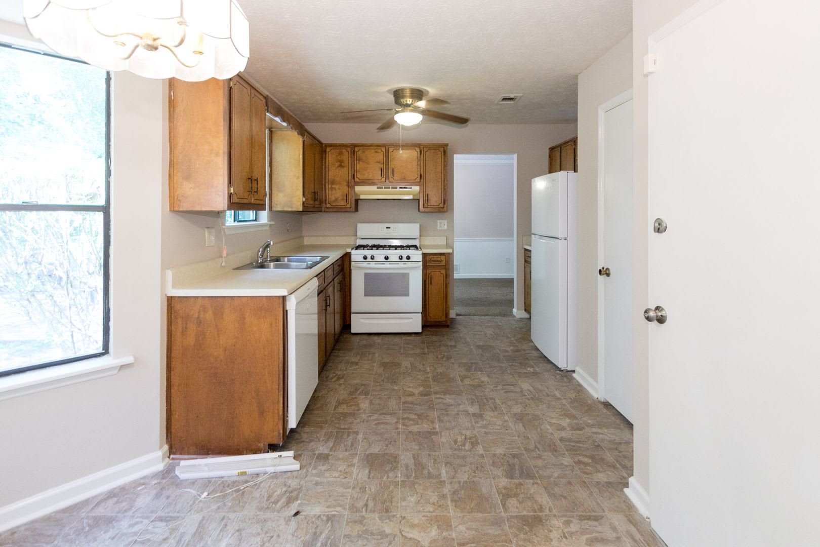 Coming Soon 3 Bedroom 2 Bathroom Ranch – photo 3