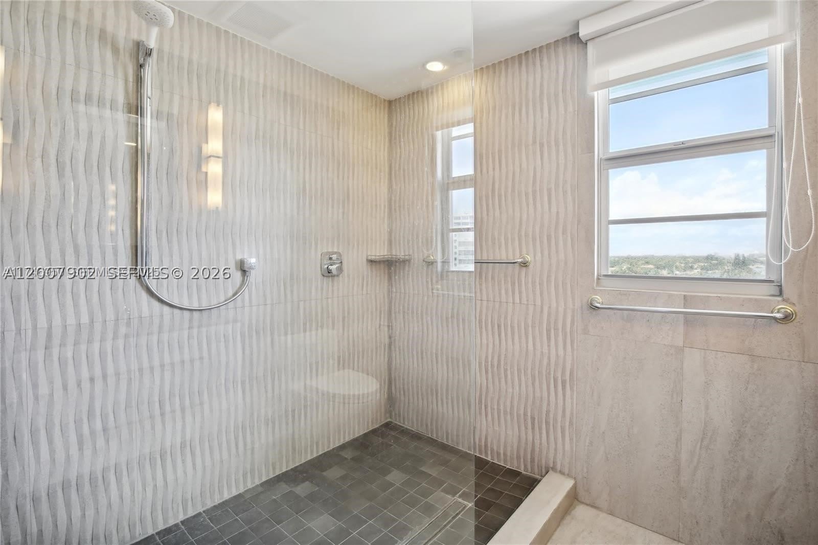 5255 Collins Ave – photo 2