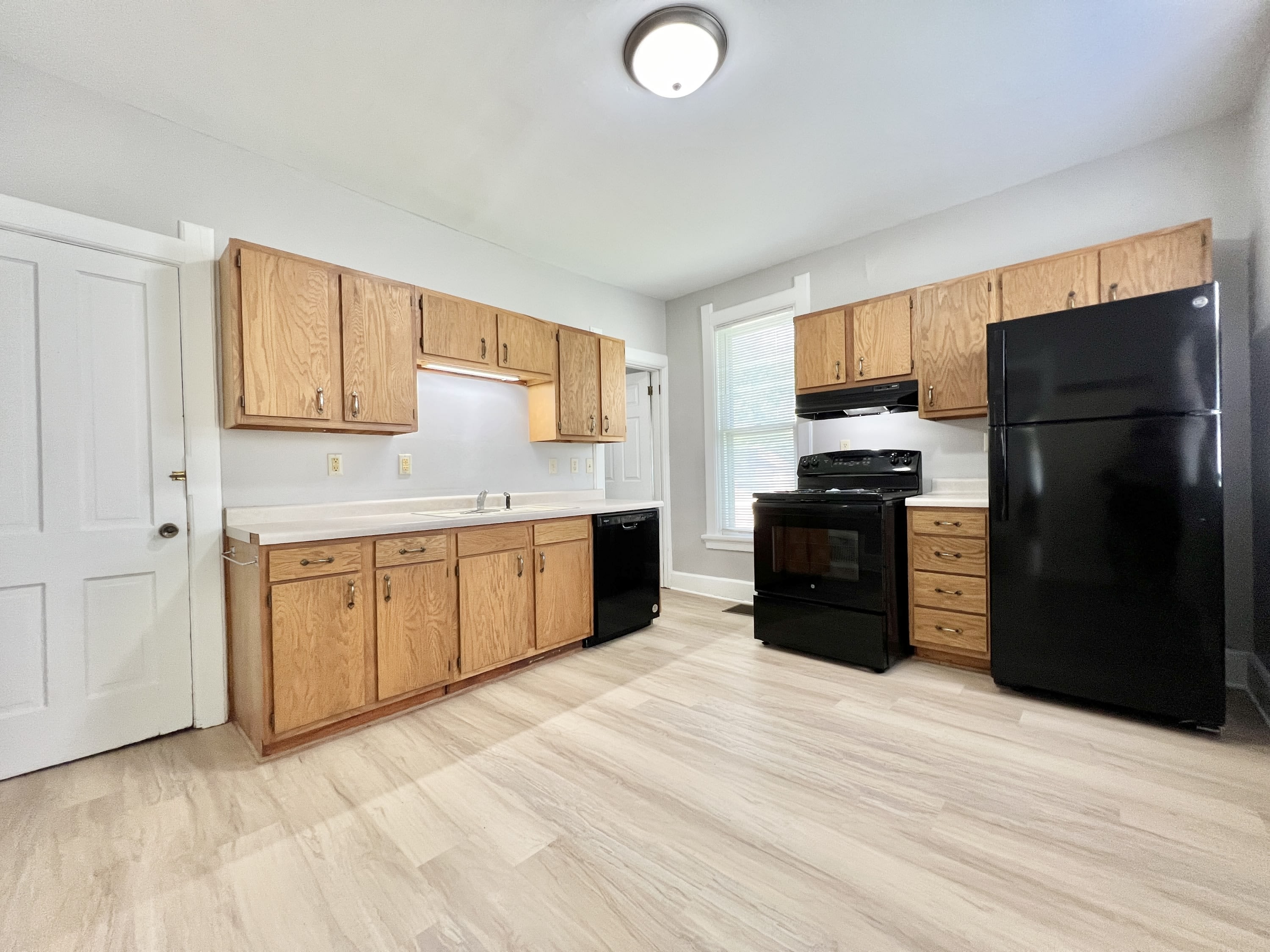 28 North Atwood Avenue – photo 3