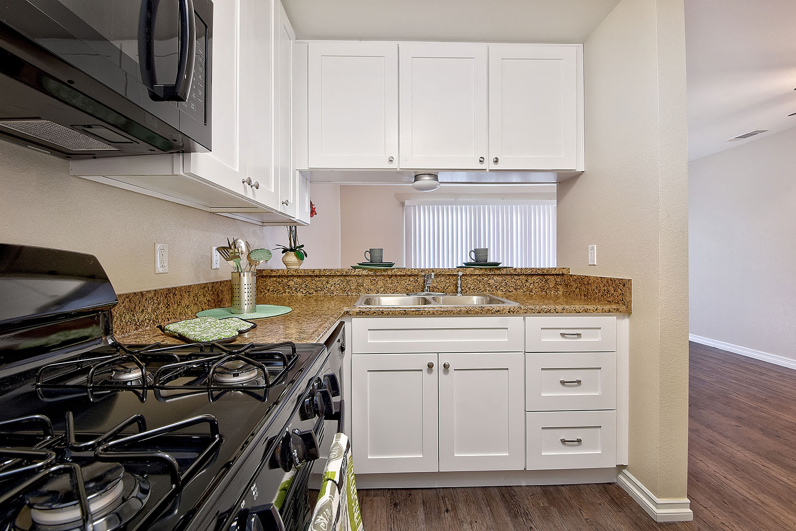 Fairway Manor – photo 5
