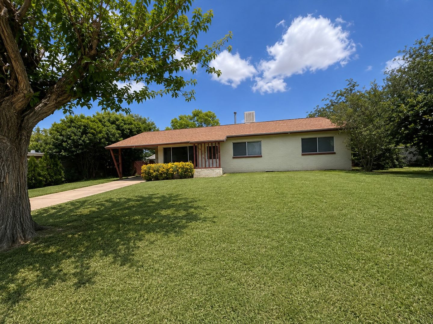 Nice 3-Bedroom, 2-Bath Home Near Fort Huachuca! – photo 2