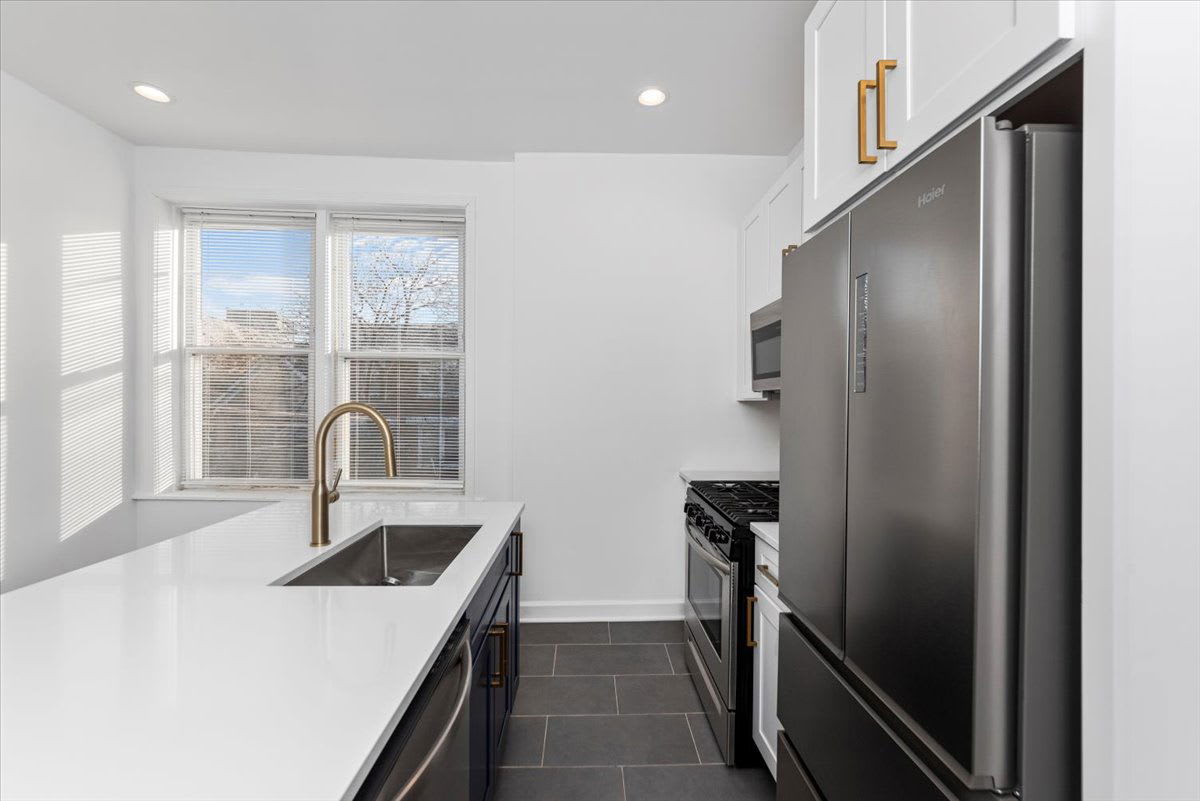 2350 West Charleston Street – photo 3