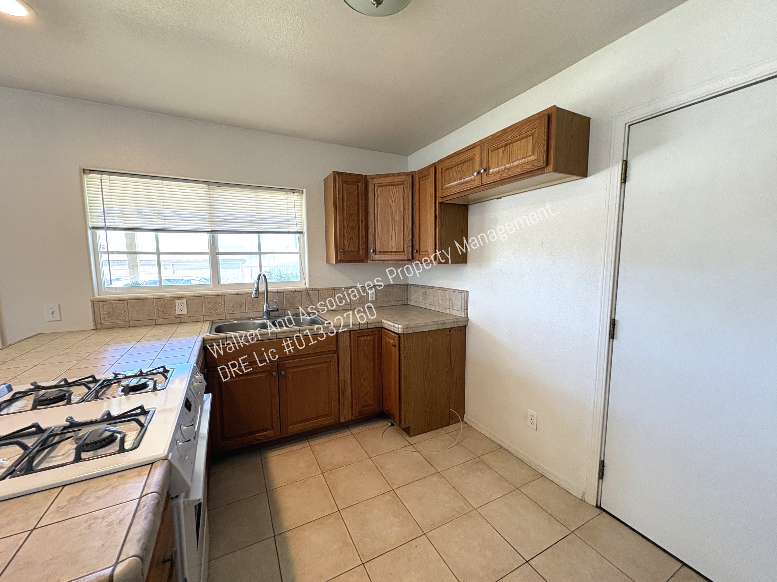 130 Twitchell St – photo 5