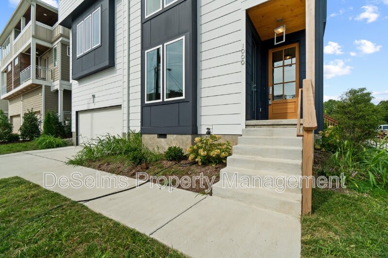 1000 Southside Ave – photo 5