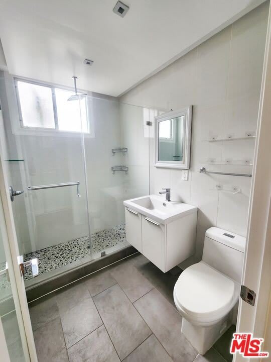 136 San Vicente Blvd – photo 4